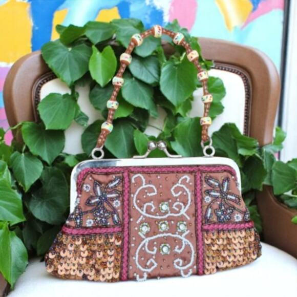 Handbeaded Sequin Kiss Lock Mini Purse Beaded Handle Floral Embellished Handbag - Picture 1 of 15